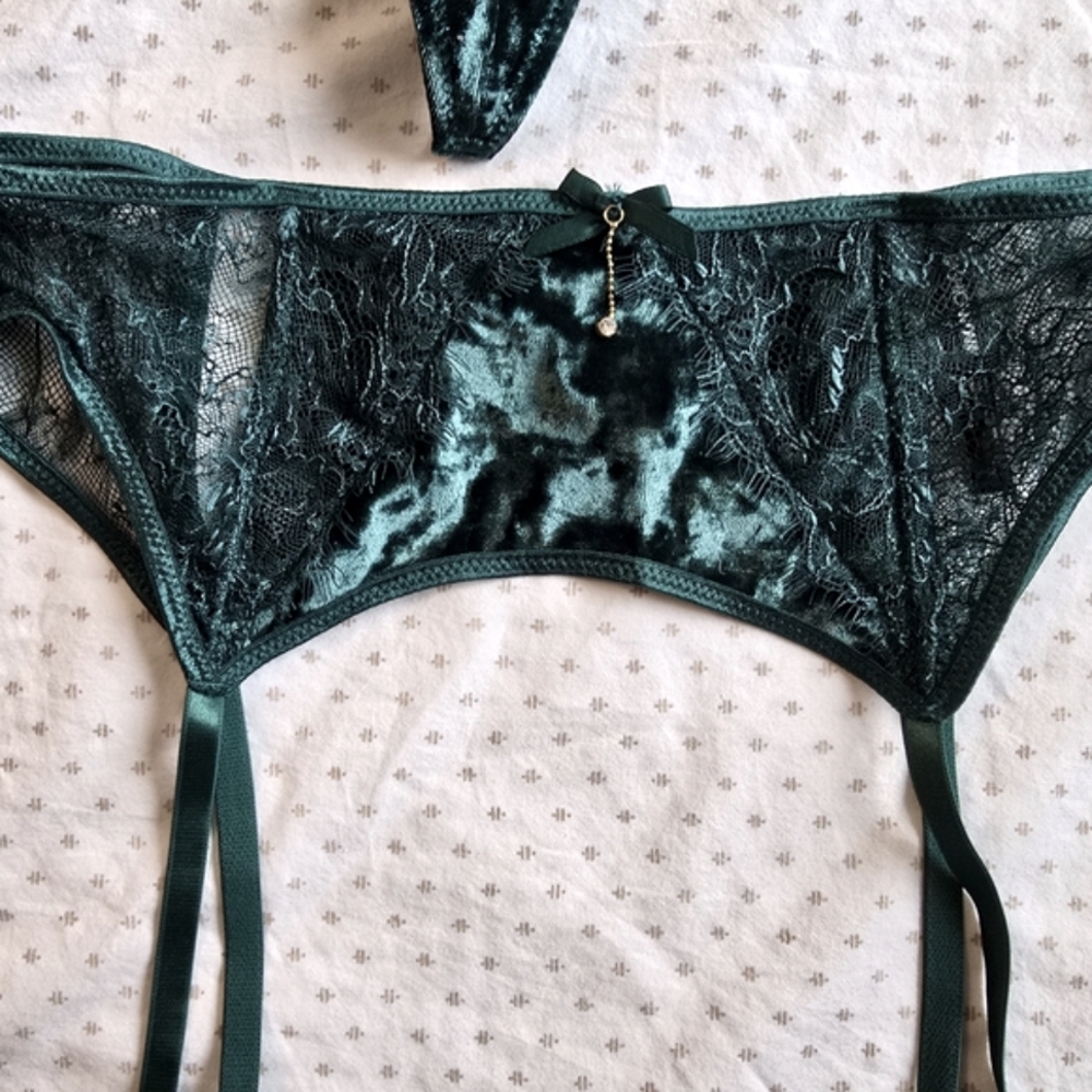 NWT Emerald Green Velvet Lingerie 3 Piece Set